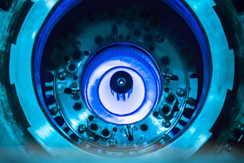 Illustration for article titled Isotope Reactor Basically Looks Like a Sci-Fi Weapon in These Photos